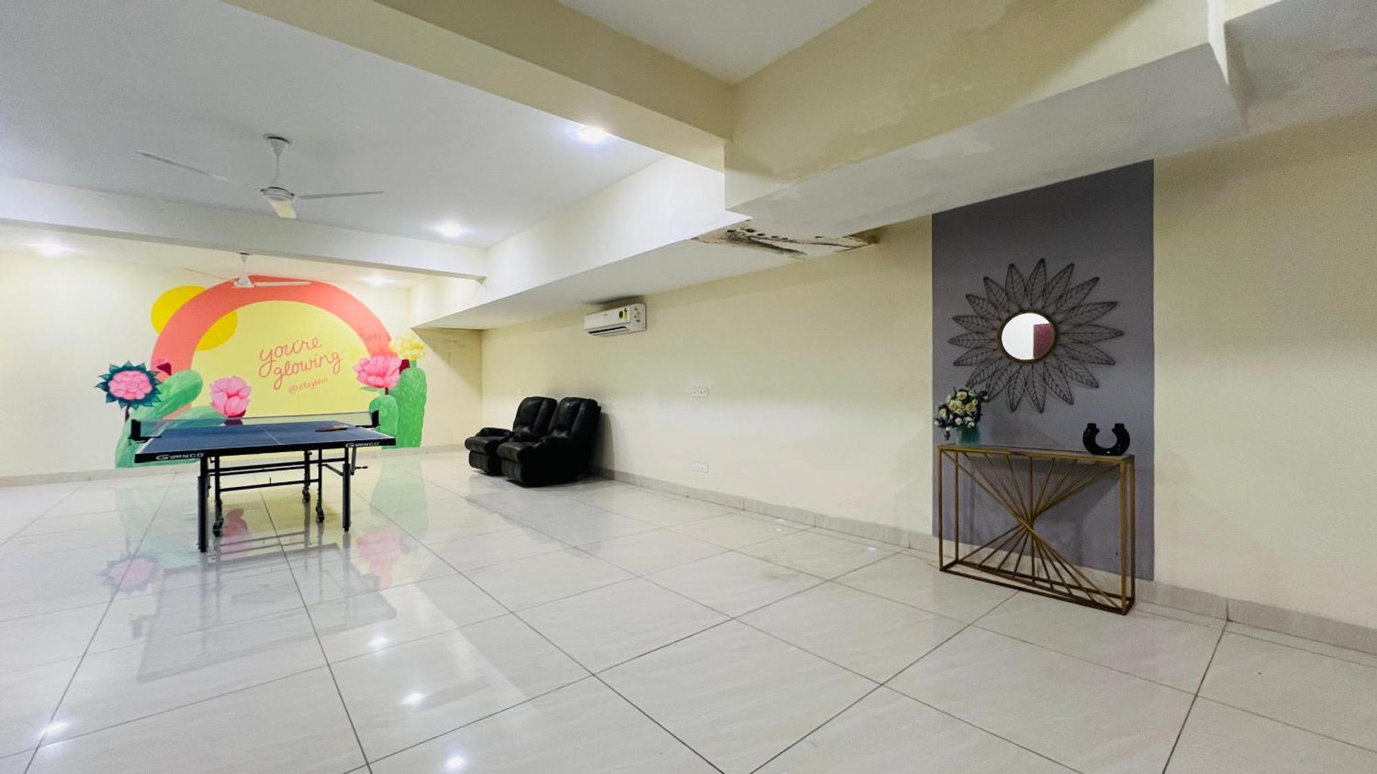 Bluo Studio5 Golf Course Road - Gym, Terrace Garden Ґурґаон Екстер'єр фото