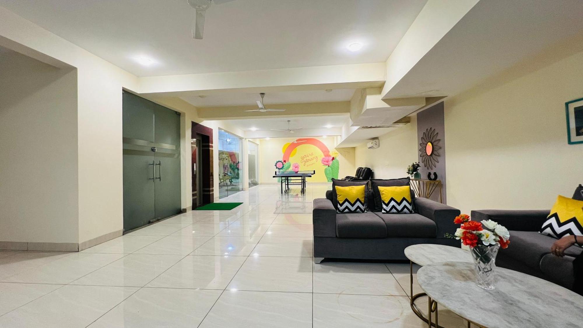Bluo Studio5 Golf Course Road - Gym, Terrace Garden Ґурґаон Екстер'єр фото