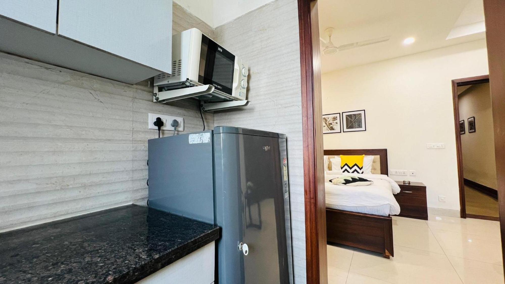 Bluo Studio5 Golf Course Road - Gym, Terrace Garden Ґурґаон Екстер'єр фото