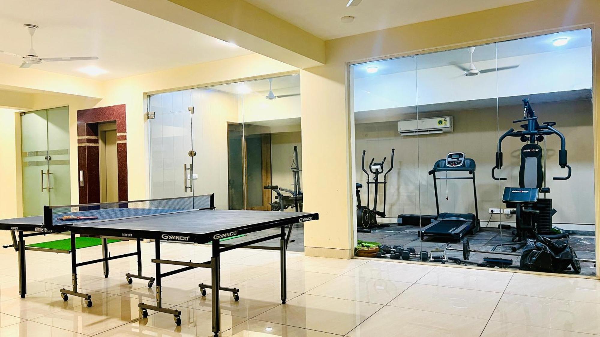 Bluo Studio5 Golf Course Road - Gym, Terrace Garden Ґурґаон Екстер'єр фото
